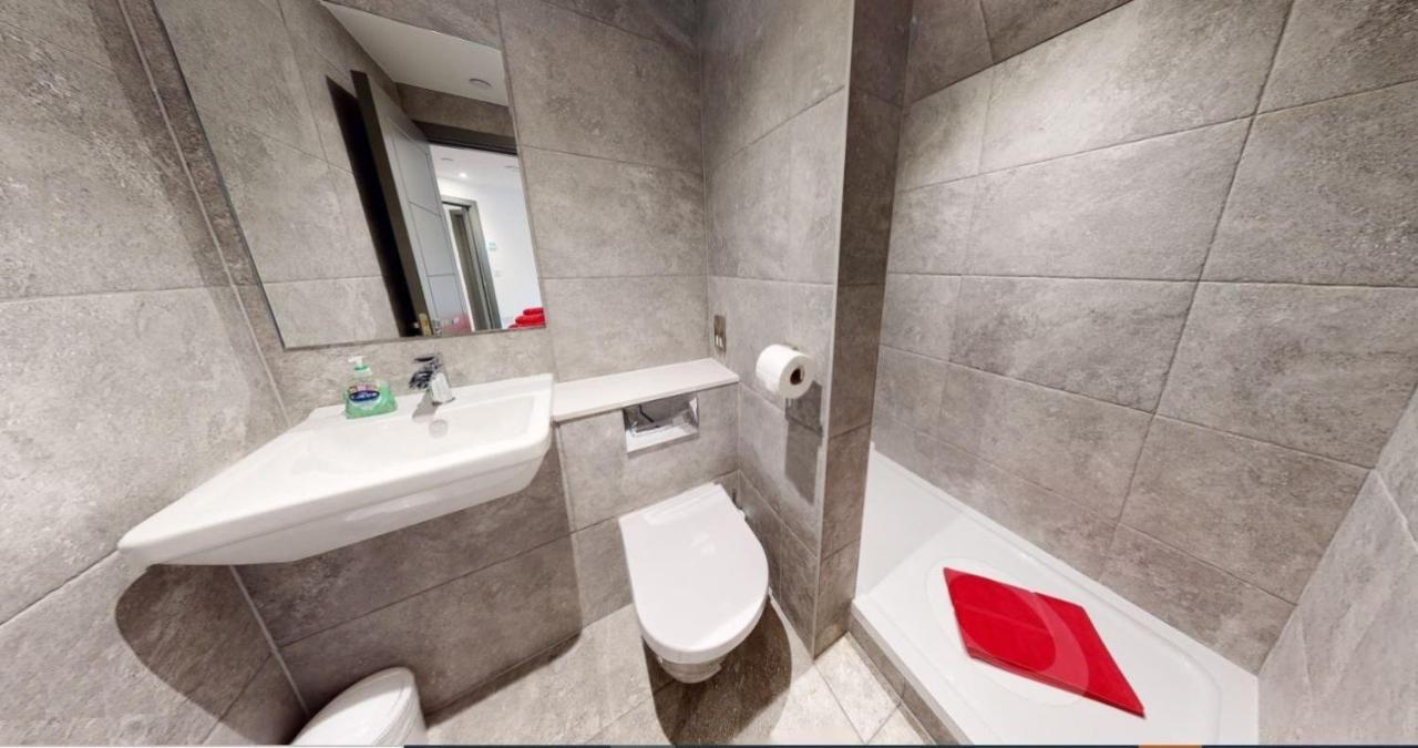 2 The View Apartments Ilfracombe - Seafront, Parking, Lift, Ev מראה חיצוני תמונה