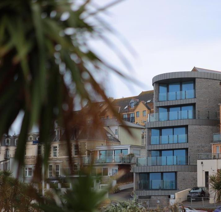 2 The View Apartments Ilfracombe - Seafront, Parking, Lift, Ev מראה חיצוני תמונה