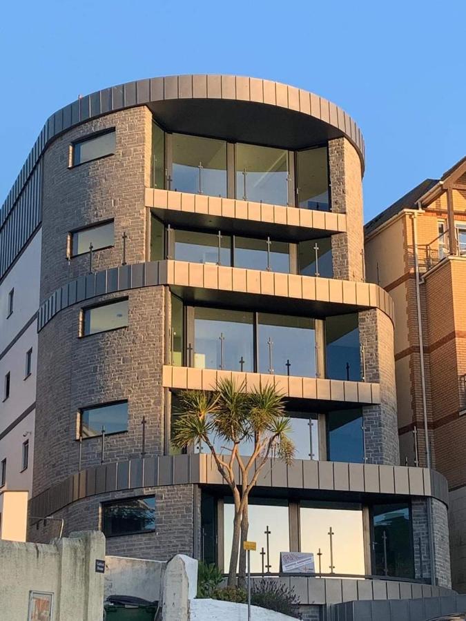 2 The View Apartments Ilfracombe - Seafront, Parking, Lift, Ev מראה חיצוני תמונה