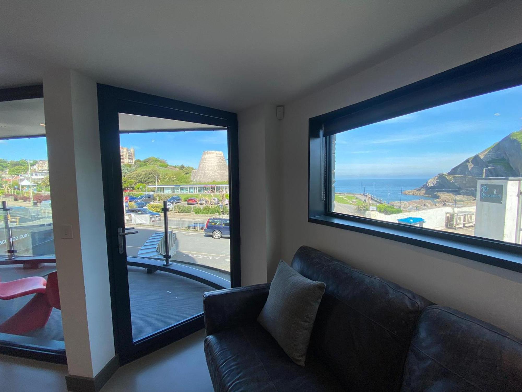 2 The View Apartments Ilfracombe - Seafront, Parking, Lift, Ev מראה חיצוני תמונה