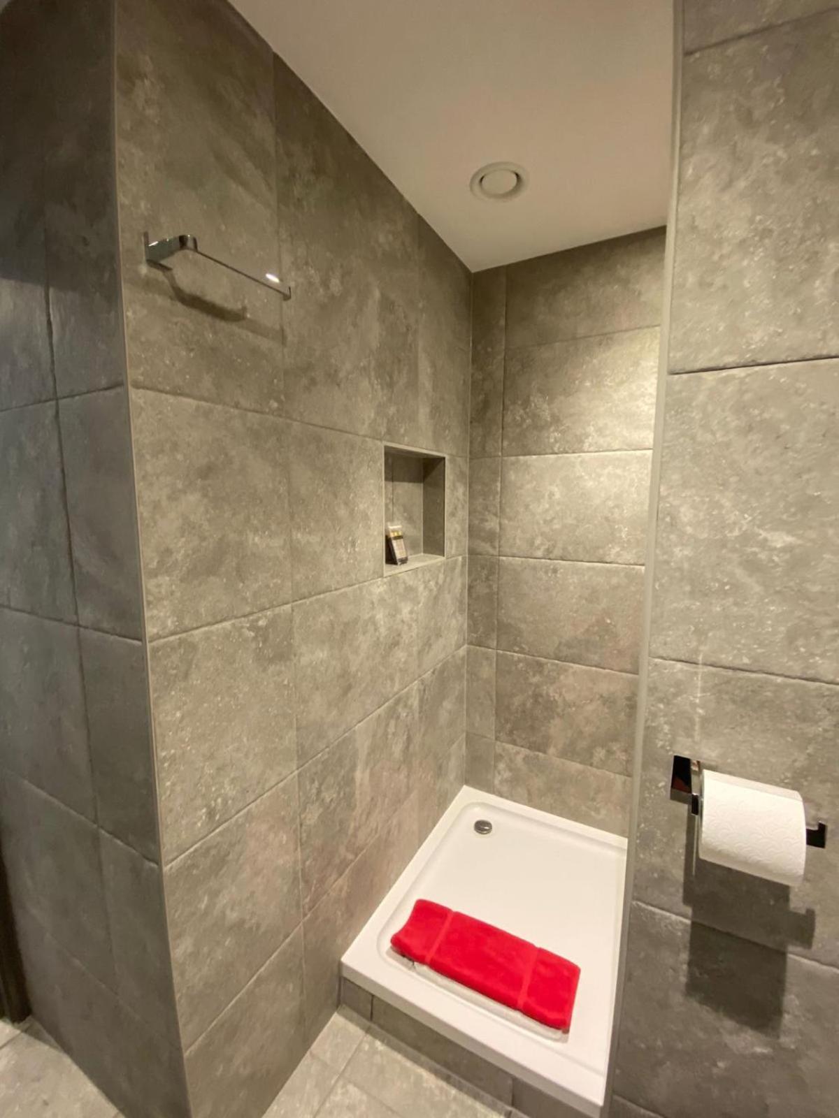 2 The View Apartments Ilfracombe - Seafront, Parking, Lift, Ev מראה חיצוני תמונה