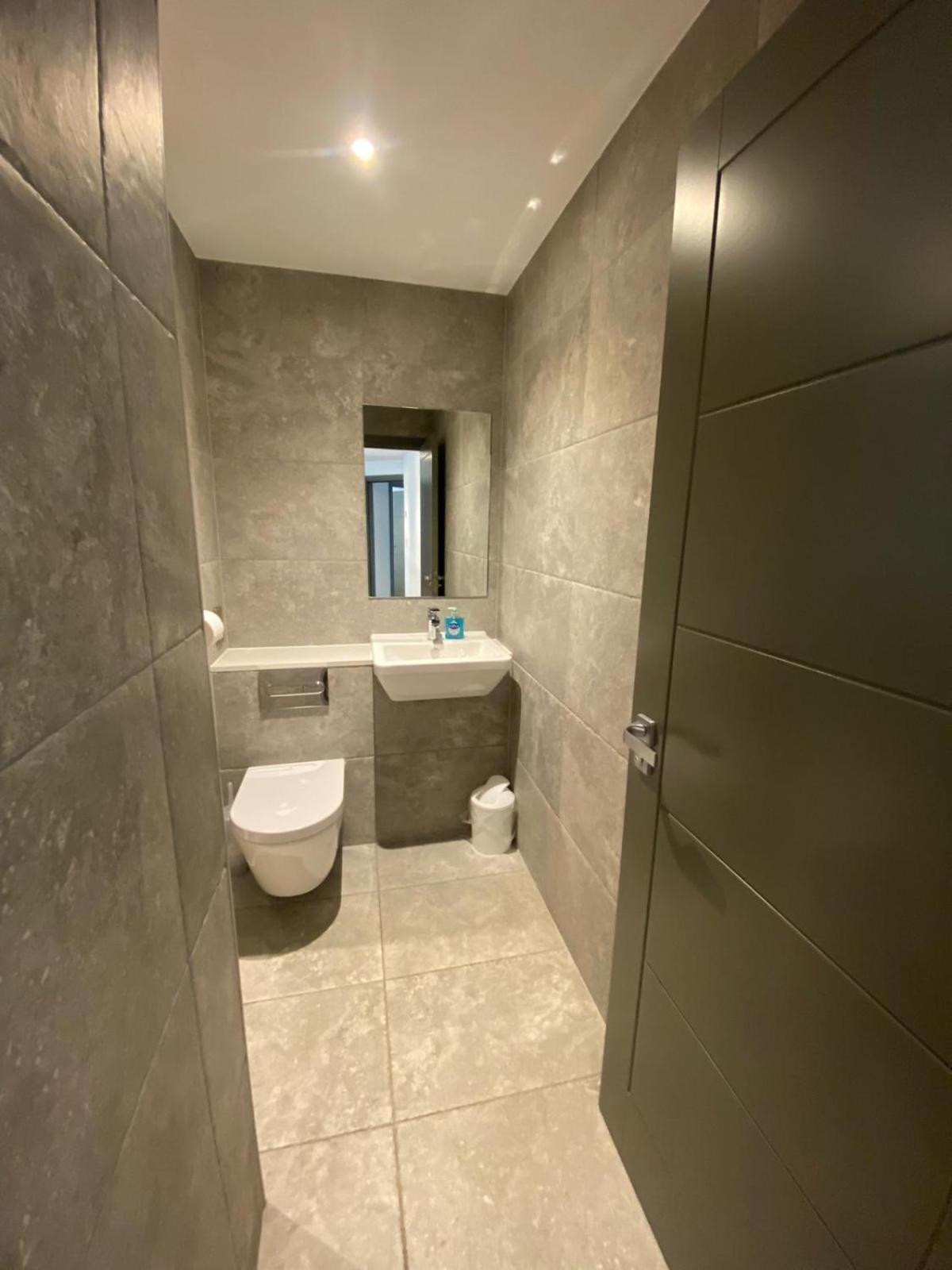 2 The View Apartments Ilfracombe - Seafront, Parking, Lift, Ev מראה חיצוני תמונה