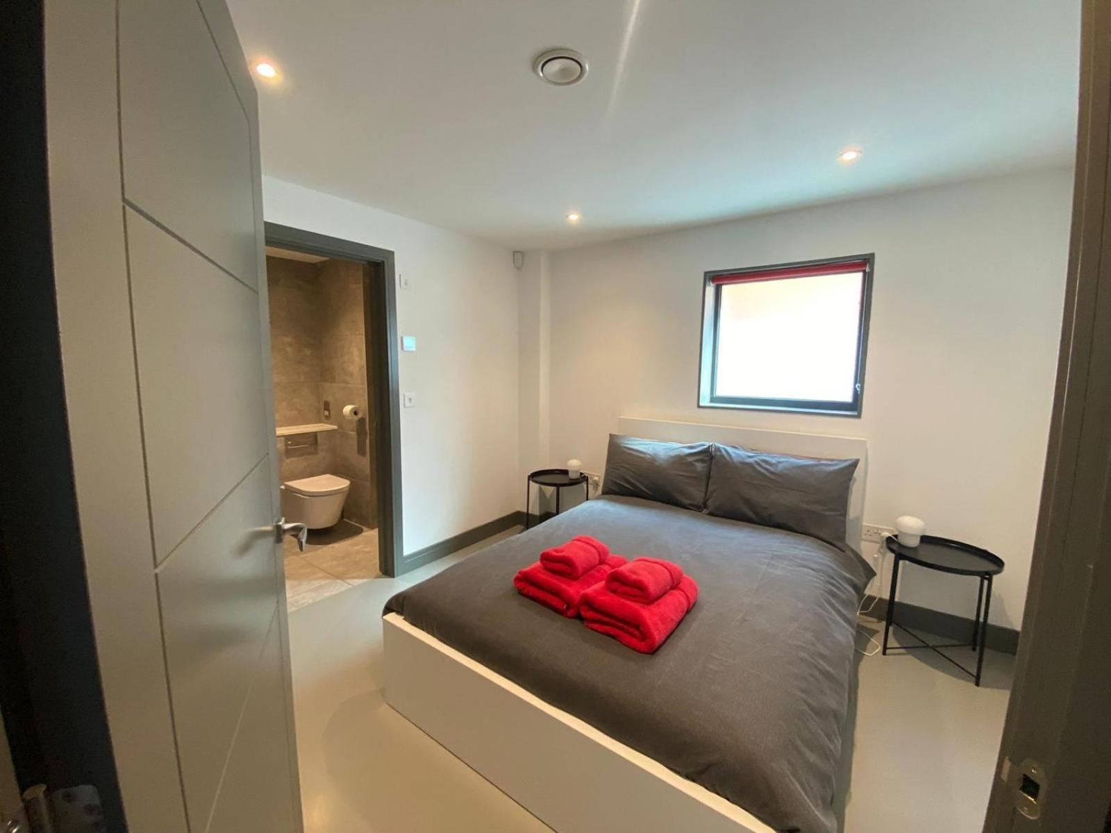 2 The View Apartments Ilfracombe - Seafront, Parking, Lift, Ev מראה חיצוני תמונה